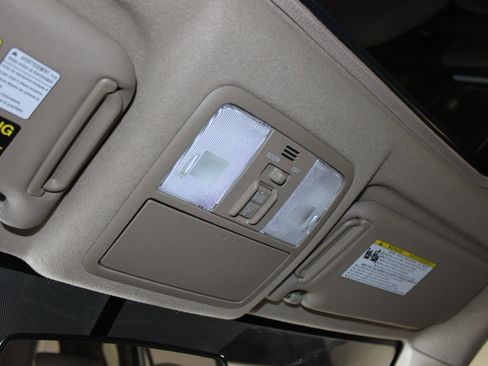 Used 2010 Toyota RAV4 Limited FWD image 27