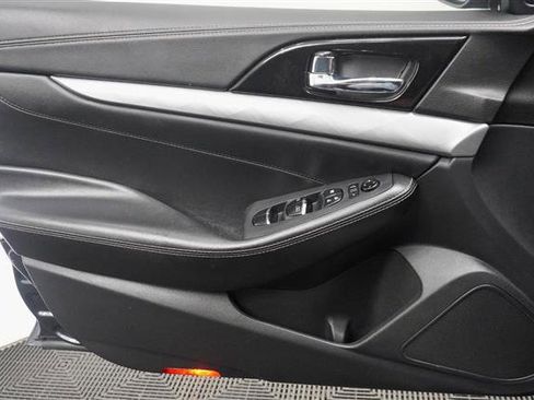 Used 2017 Nissan Maxima 3.5 SL FWD image 31