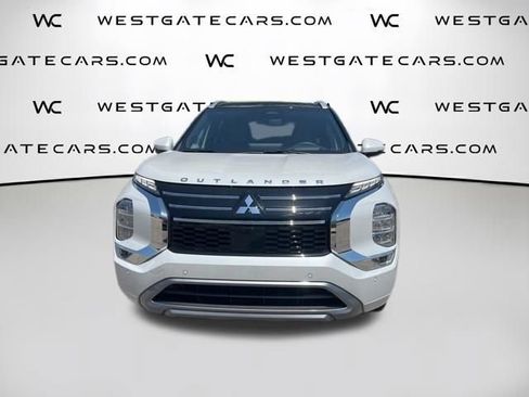 Used 2025 Mitsubishi Outlander SEL FWD image 2