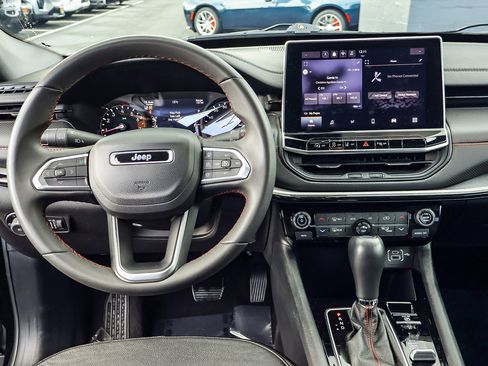 Used 2024 Jeep Compass Trailhawk image 3