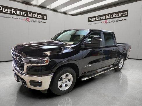 Used 2025 RAM 1500 Big Horn AWD/4WD image 1