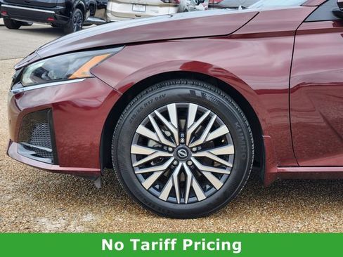 Used 2024 Nissan Altima 2.5 SV w/ SV Premium Package FWD image 7