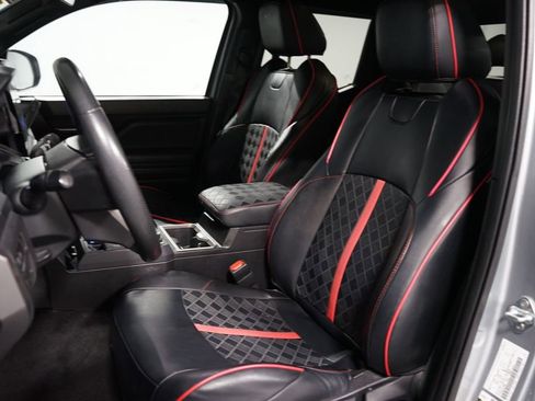 Used 2024 Toyota Tacoma TRD Off-Road image 6