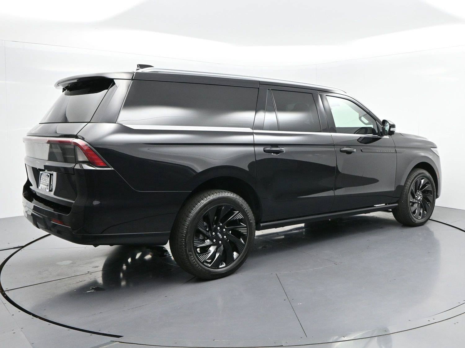 Used 2026 Lincoln Navigator L Black Label AWD/4WD image 7