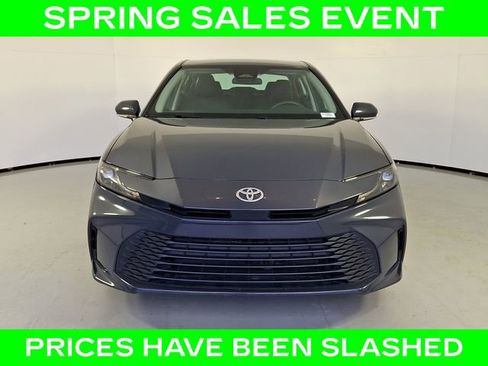 Certified 2025 Toyota Camry LE image 3