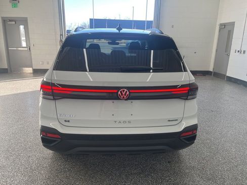 New 2026 Volkswagen Taos SE AWD/4WD image 4