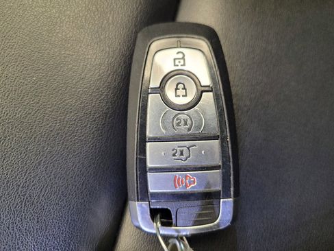 Used 2022 Ford Explorer XLT w/ Equipment Group 202A image 32