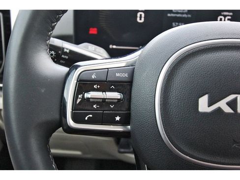 Used 2025 Kia Sorento S w/ Panoramic Sunroof Package FWD image 18