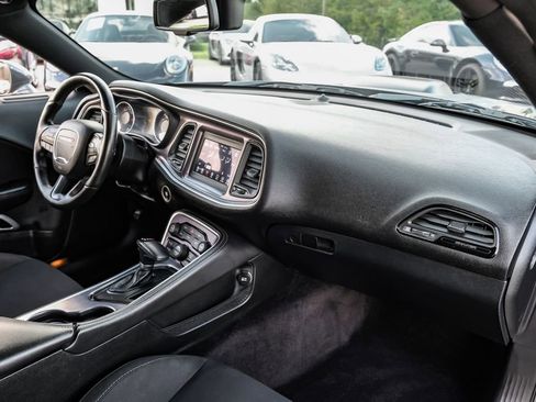 Used 2018 Dodge Challenger R/T image 10