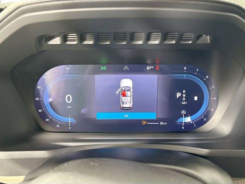 New 2025 Volvo XC90 B6 Core w/ Climate Package image 8