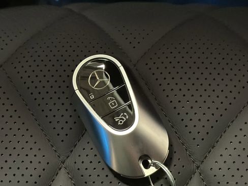 New 2026 Mercedes-Benz S 580 4MATIC Sedan image 38