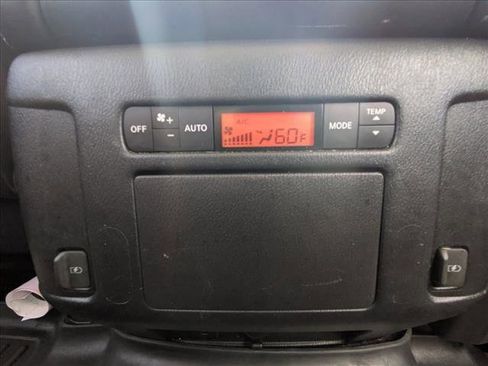 Used 2020 Nissan Armada SL image 19