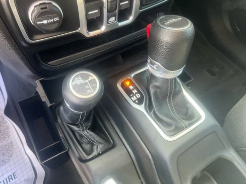 Used 2024 Jeep Gladiator Sport image 20