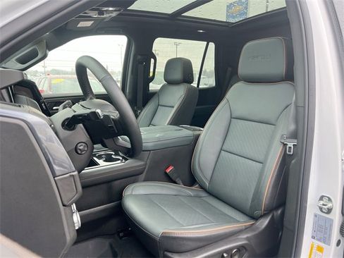 Used 2025 GMC Yukon AT4 image 20