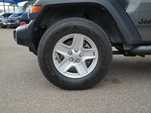 Used 2020 Jeep Gladiator Sport w/ Quick Order Package 24S image 10