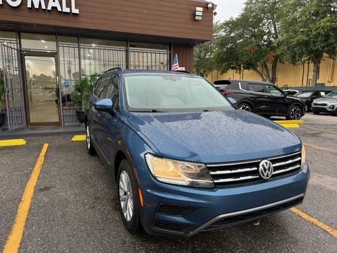 Used 2018 Volkswagen Tiguan SE FWD image 3