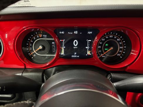 Used 2022 Jeep Gladiator Overland w/ Cold Weather Group AWD/4WD image 22
