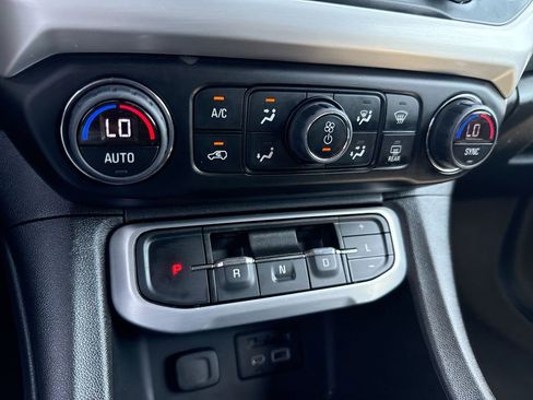 Certified 2023 GMC Acadia SLT image 19