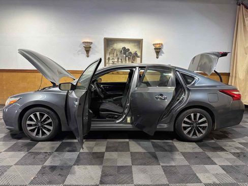 Used 2017 Nissan Altima 2.5 SV FWD image 12