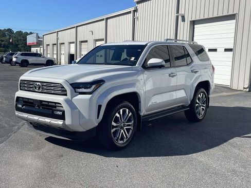 Used 2025 Toyota 4Runner Limited AWD/4WD image 3