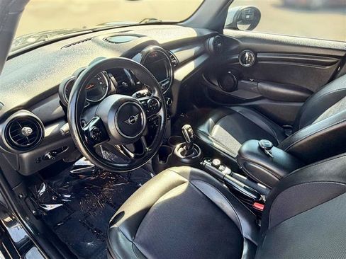 Used 2021 MINI Cooper 4-Door Hardtop FWD image 11