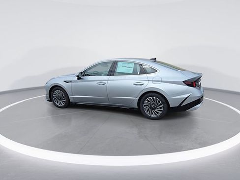New 2025 Hyundai Sonata SEL FWD image 6