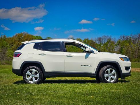 Used 2020 Jeep Compass Latitude AWD/4WD image 2