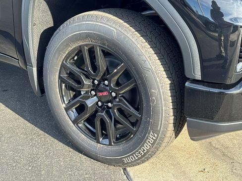 New 2026 GMC Sierra 1500 Elevation image 6