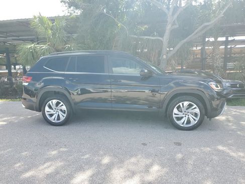 Certified 2023 Volkswagen Atlas SE FWD image 3