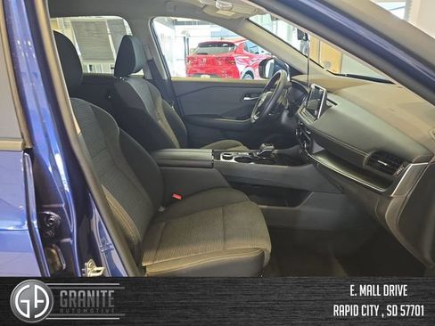 Used 2023 Nissan Rogue SV AWD/4WD image 35