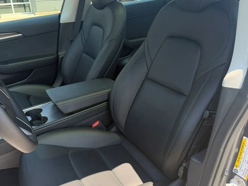 Used 2023 Tesla Model 3 Standard Range RWD image 6