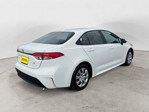 Used 2024 Toyota Corolla LE image 5