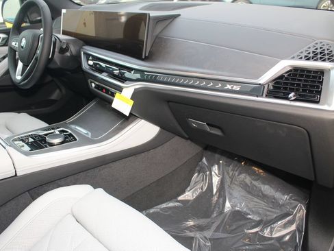 Used 2026 BMW X5 xDrive40i w/ Climate Comfort Package AWD/4WD image 24