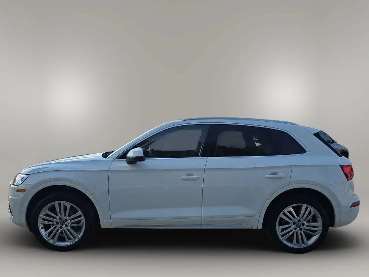 Used 2018 Audi Q5 2.0T Premium Plus w/ Premium Plus Package AWD/4WD image 5