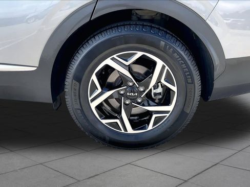 Used 2023 Kia Sportage LX FWD image 9