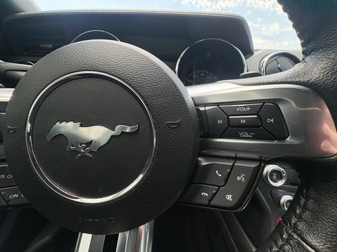 Used 2015 Ford Mustang Coupe RWD image 26