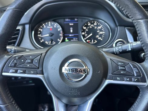 Used 2019 Nissan Rogue SV FWD image 10