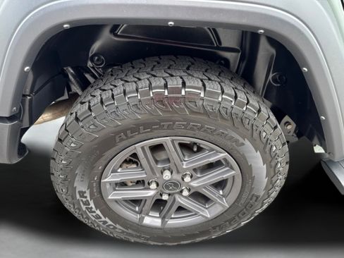 Used 2024 Jeep Wrangler Unlimited Sport AWD/4WD image 22