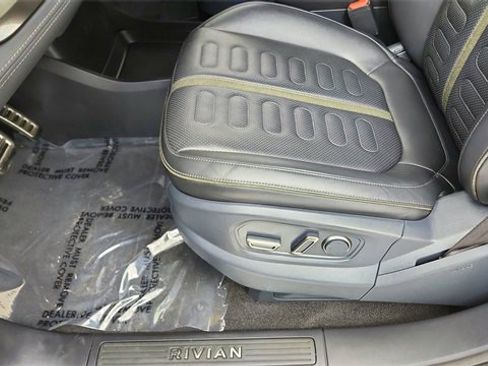 Used 2022 Rivian R1T Adventure image 32