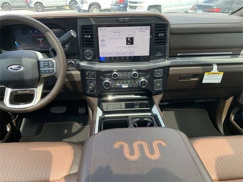 Used 2025 Ford F350 King Ranch w/ FX4 Off-Road Package image 17