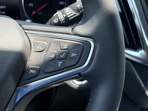 Used 2024 Chevrolet Equinox LT FWD image 18