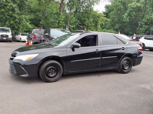 Used 2017 Toyota Camry LE w/ Protection Package (Q2) FWD image 17