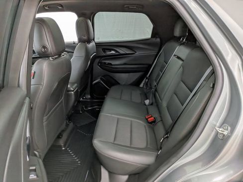 Used 2023 Chevrolet TrailBlazer RS w/ Sun and Liftgate Package FWD image 18