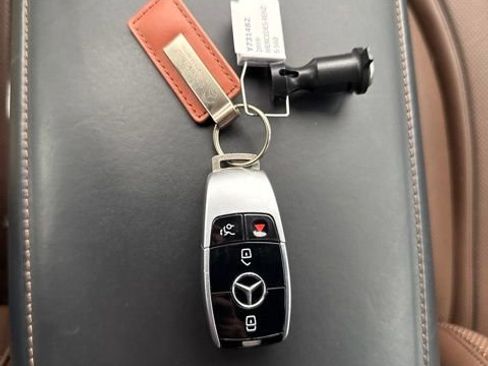 Used 2019 Mercedes-Benz S 560 4MATIC Sedan image 35