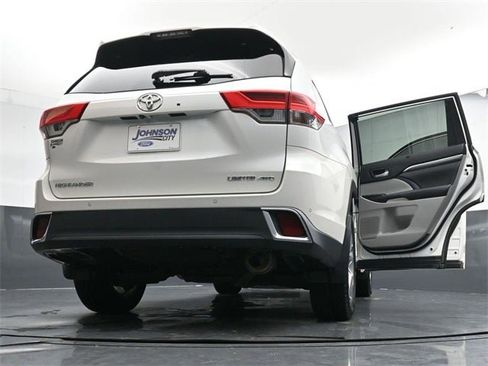 Used 2017 Toyota Highlander Limited image 51