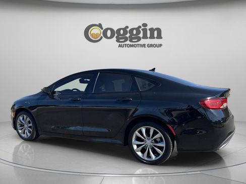 Used 2015 Chrysler 200 S w/ Comfort Group image 4