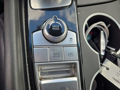 Used 2025 Genesis G70 2.5T AWD/4WD image 34