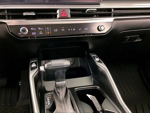 Certified 2025 Kia Sorento S w/ Panoramic Sunroof Package FWD image 8