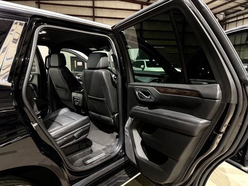 Used 2022 Chevrolet Tahoe LT w/ Luxury Package RWD image 22