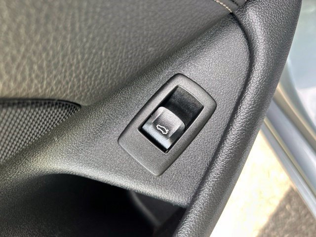 Used 2019 BMW 530i xDrive AWD/4WD image 14